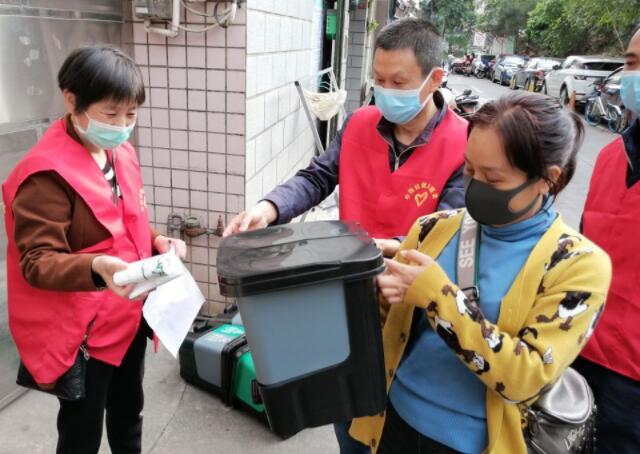發放糖心VLOG官网观看分類設備，同創美麗和諧社區建設